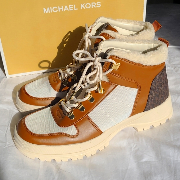 204-Michael Kors Cosgrave Bootie Tech Canvas Women 10M - Picture 3 of 11